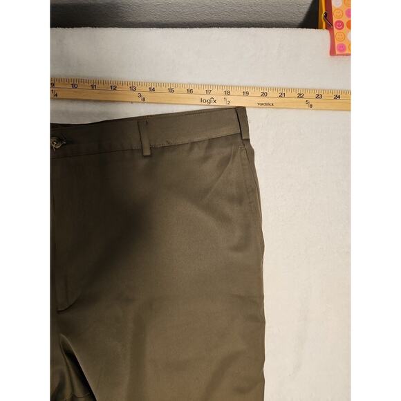 Mens Tommy Hilfiger 40x30 Pants Pleated Olive/Brown Khaki 100% Polyester Cuffed - Picture 4 of 8